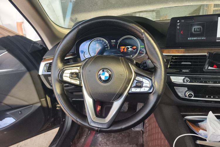 Used BMW 5 Series 2018 525Li Luxury Package Steering Wheel