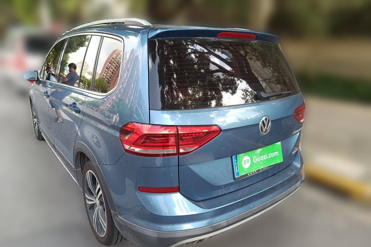 Used Volkswagen Touran 2018 Volkswagen Touran L 280TSI DSG Boundary Edition 7 Seats China VI Standard
