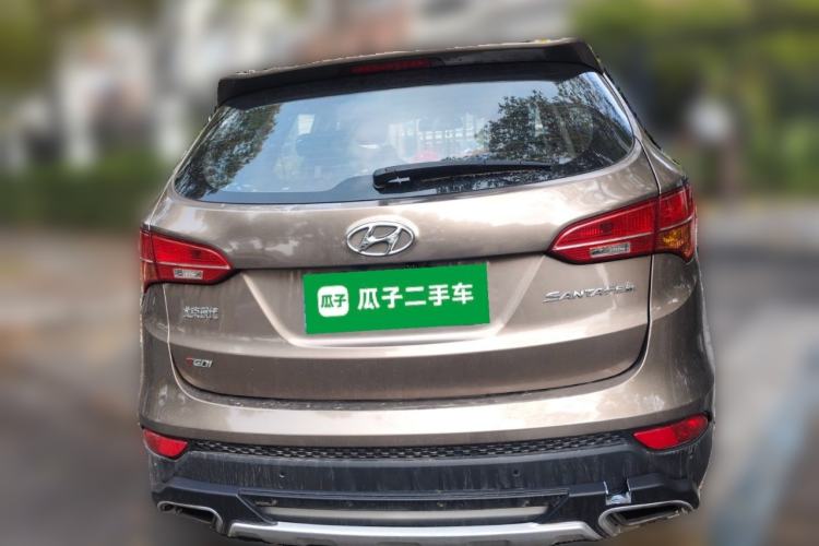 Used Hyundai Santa Fe 2015 2.0T Automatic Two-Wheel Drive Smart Version 5 Seats