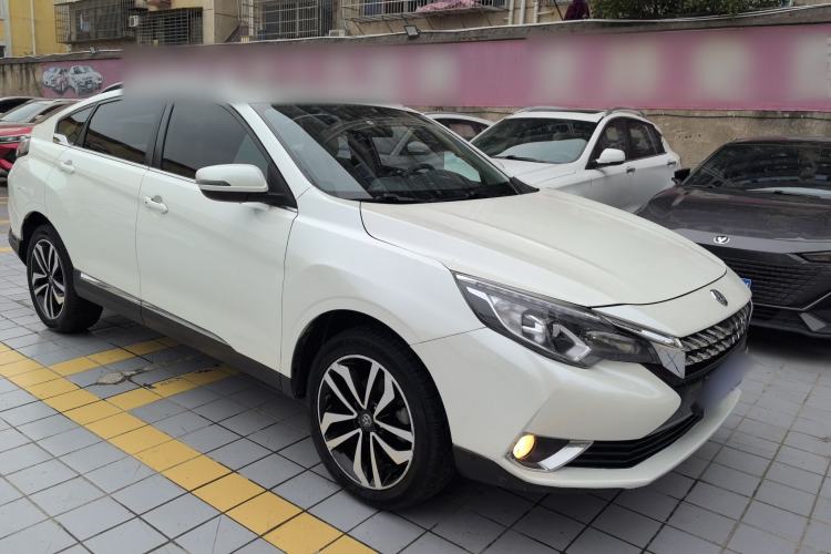 Used Venucia T90 2018 2.0L CVT Smart Connect Luxury Edition China V Standard
