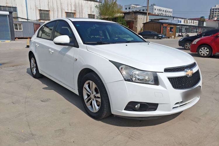 Used Chevrolet Cruze 2013 Hatchback 1.6L Manual Luxury Model Exterior 1