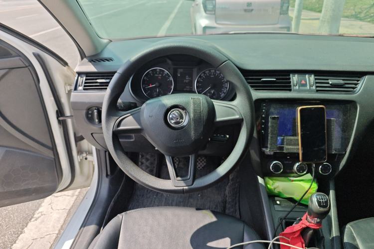 Used Skoda Octavia 2017 Classic Model 1.6L Manual Standard Edition
