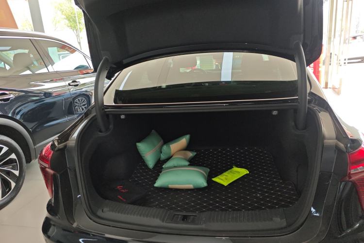 Used Hongqi H5 2023 2.0T Automatic Smart Connect Flagship Edition
