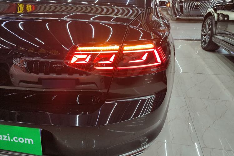 Used Volkswagen Magotan 2023 2 Million Units Commemorative Edition 330TSI DSG Luxury Version
