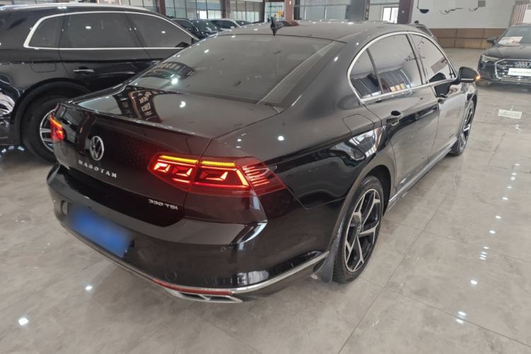 Used Volkswagen Magotan 2023 2 Million Units Limited Edition 330TSI DSG Leading Version
