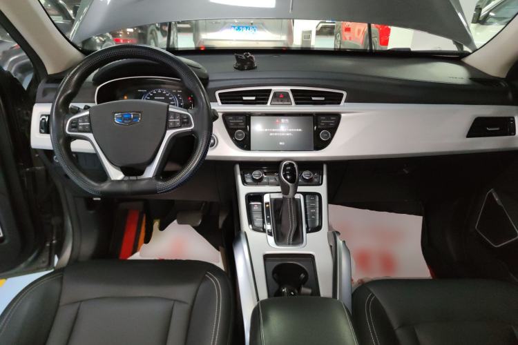 Used Geely Auto Emgrand X7 Sport 2018 1.8TD Automatic Two-Wheel Drive Smart Connect 4G Internet Edition Center Console