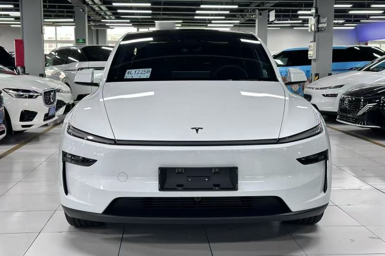 Used Tesla Model Y 2026 Rear-Drive Model Exterior 3