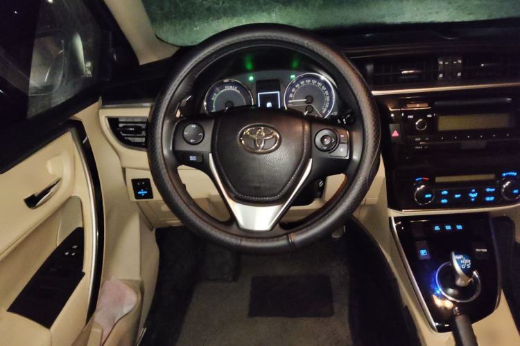 Used Toyota Corolla 2016 Dual-Engine 1.8L E-CVT Elite Edition