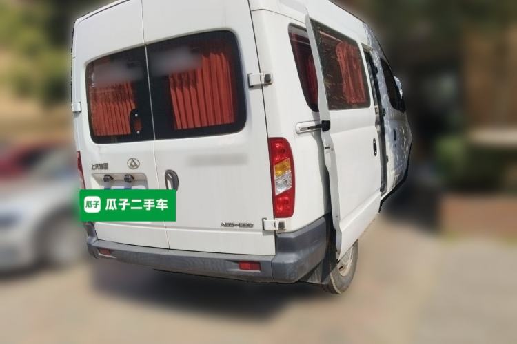 Used SAIC MAXUS Xintu V80 2016 2.5T Manual Aoyuntong National IV Short Wheelbase Mid-Roof 6-Seater