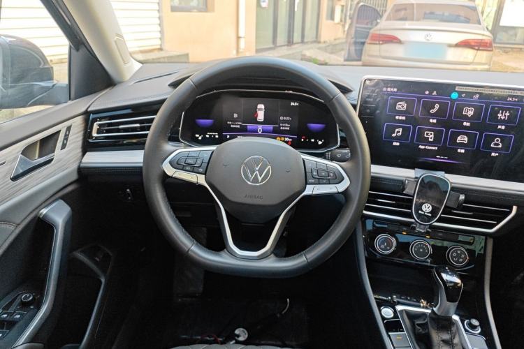 Used Volkswagen Sagitar 2023 300TSI DSG Excellence Edition Steering Wheel
