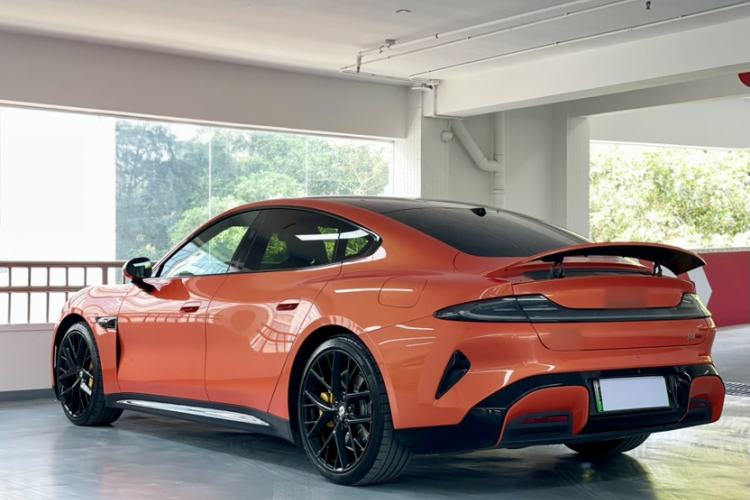 Used Xiaomi Auto SU7 2024 Four-Wheel Drive Ultra-Long Range Advanced Intelligent Driving Max Edition
