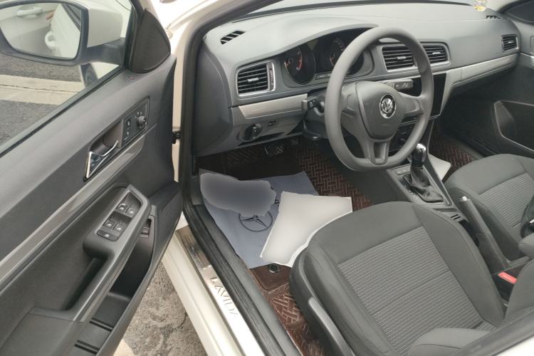 Used Volkswagen Lavida 2018 Classic 1.5L Automatic Fashion Edition China VI Standard Driver Seat