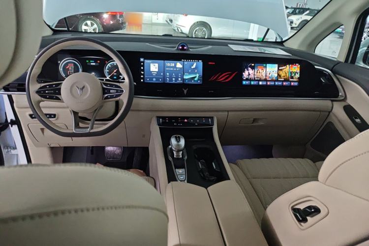 Used VOYAH Dream 2022 0-Carbon Edition Dream+ Smart Enjoyment Package 475 km
