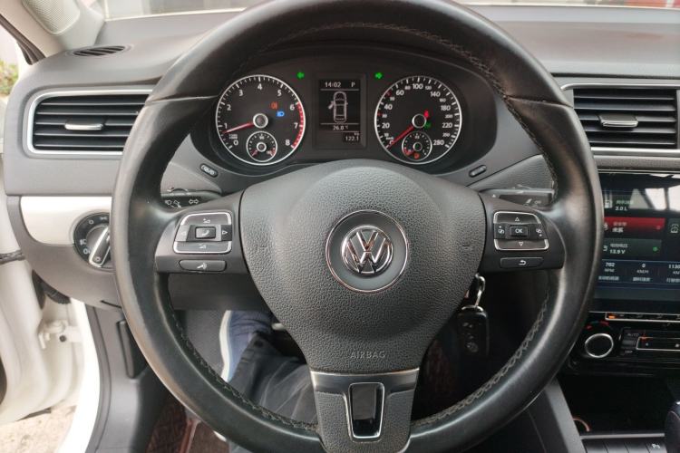 Used Volkswagen Sagitar 2014 Revised Version 1.4TSI Automatic Luxury Edition Steering Wheel