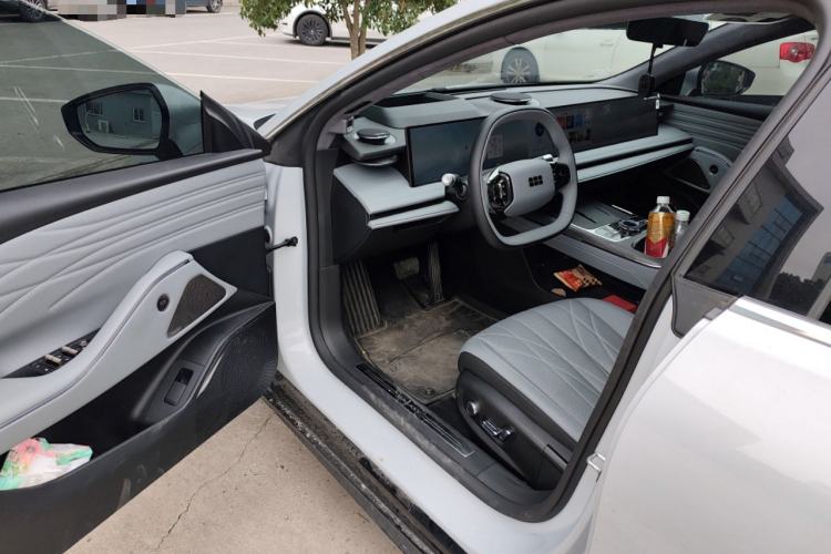 Used Geely Galaxy E8 2025 700 km Long-Range Intelligent Driving Version