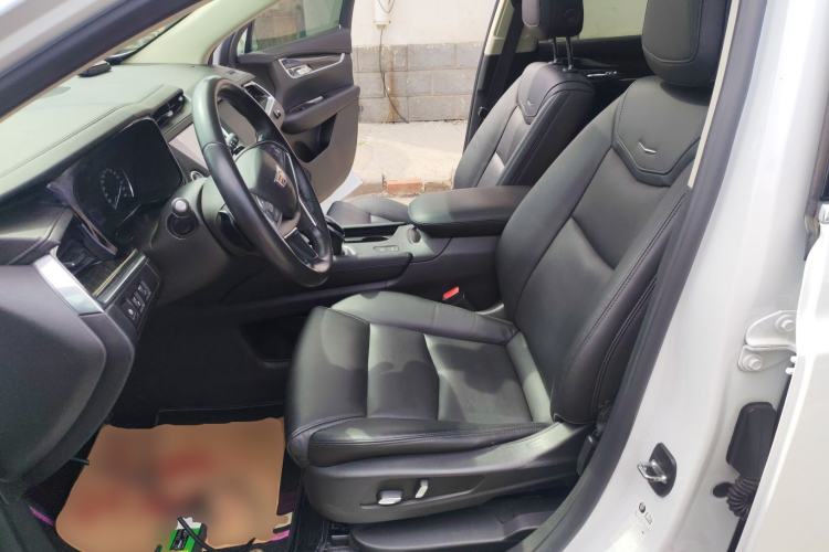 Used Cadillac XT5 2018 25T Luxury Model Left Front Seat