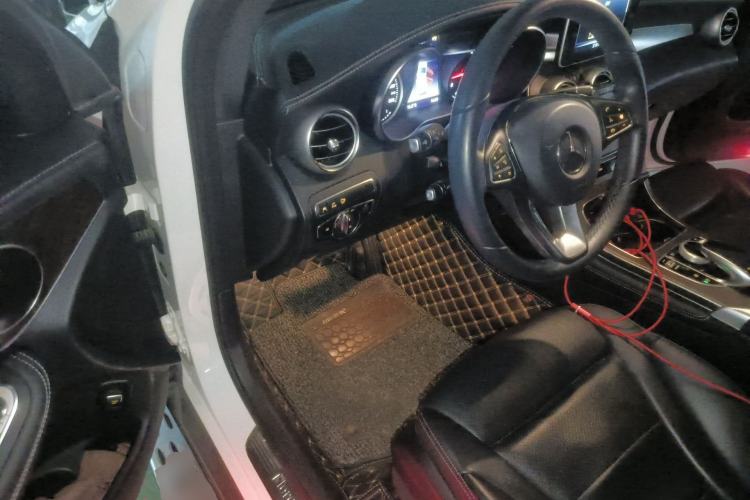 Used Mercedes-Benz GLC 2018 Refreshed GLC 300 4MATIC Dynamic Edition Driver Seat