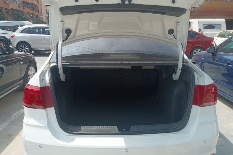 Used Volkswagen Santana 2018 1.5L Automatic Comfort Edition Trunk