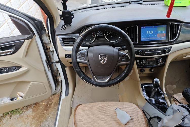 Used Baojun 730 2016 1.5L Manual Luxury Edition 7 Seats
