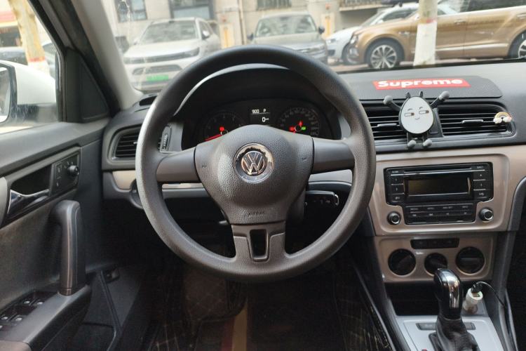 Used Volkswagen Lavida 2015 1.6L Automatic Fashion Edition
