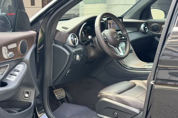 Used Mercedes-Benz GLC 2022 Facelift GLC 260 L 4MATIC Luxury Edition Interior 7