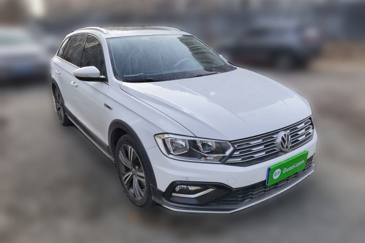 Used Volkswagen C-TREK 2017 1.6L Automatic Luxury Model