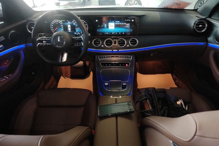 Used Mercedes-Benz E-Class 2023 Restyled E 260 L Sport Edition Center Console