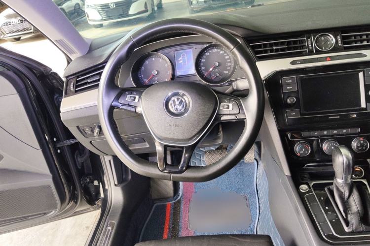 Used Volkswagen Magotan 2017 330TSI DSG Leading Model Steering Wheel