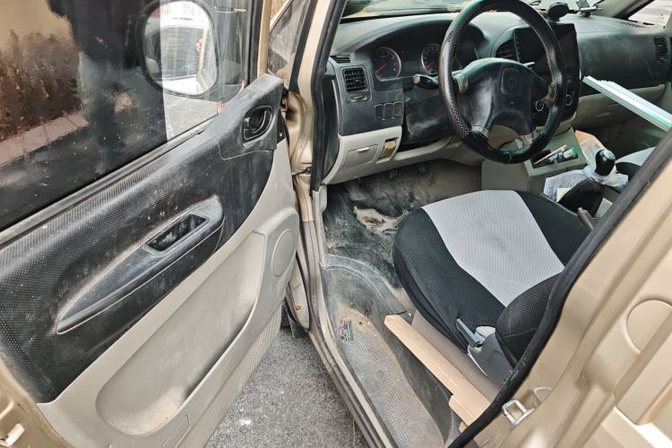 Used FORTHING Lingzhi 2016 M3 1.6L 7-Seater Standard Model China V Emission Standard Driver Seat