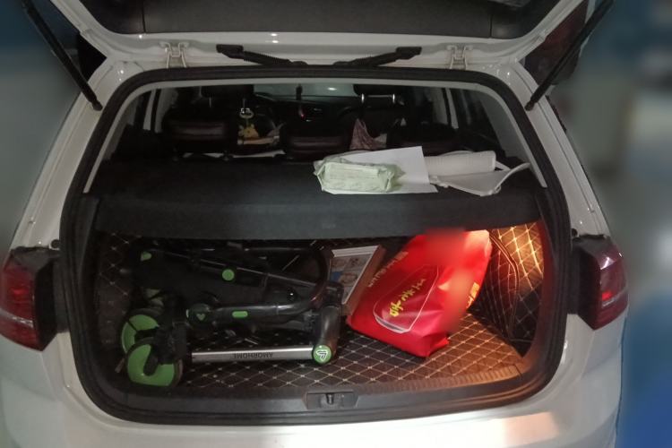 Used Volkswagen Golf 2015 1.6L Automatic Comfort Model Trunk