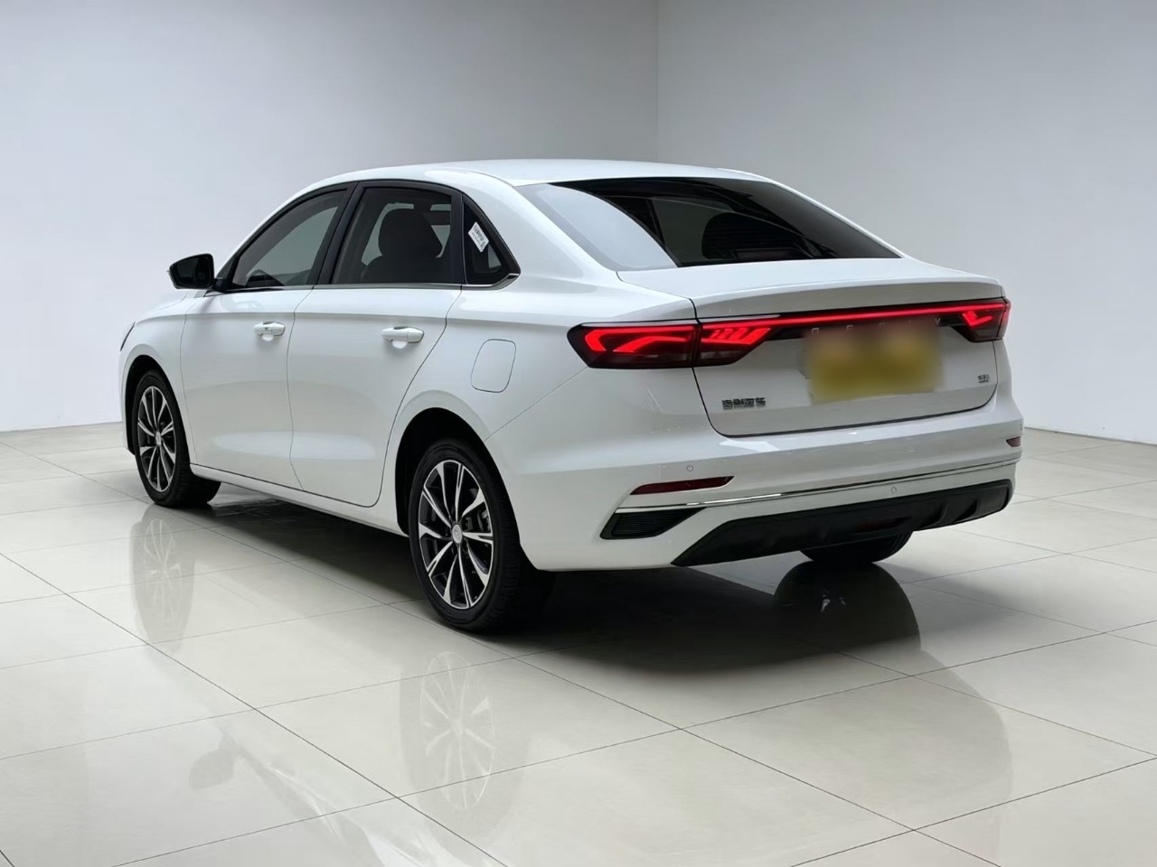 Geely Auto Emgrand 2026 Model 4th Generation 4 Millionth Anniversary Edition 1.5L CVT Excellence Edition — снимка 4