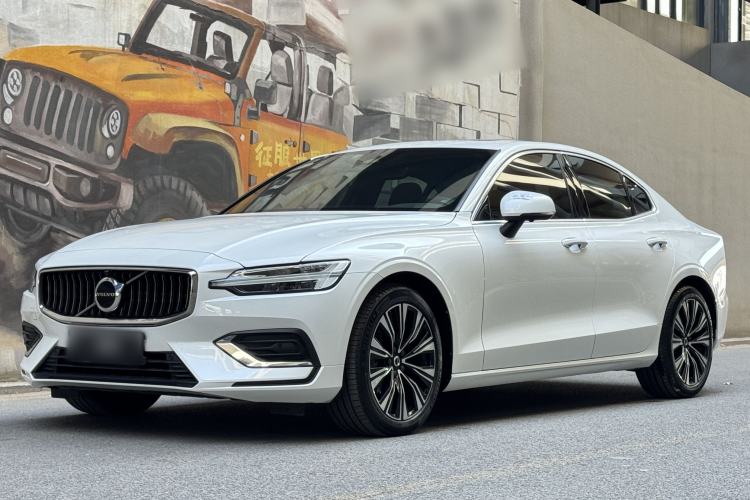 Used Volvo S60 2023 B4 Zhiyuan Luxury Edition