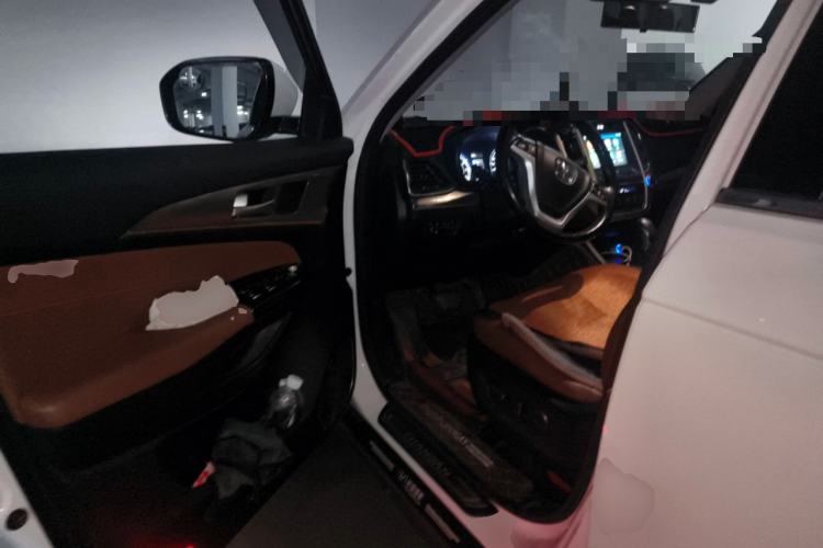 Used CHANGAN CS95 2017 2.0T Two-Wheel Drive Zhiyuan Edition
