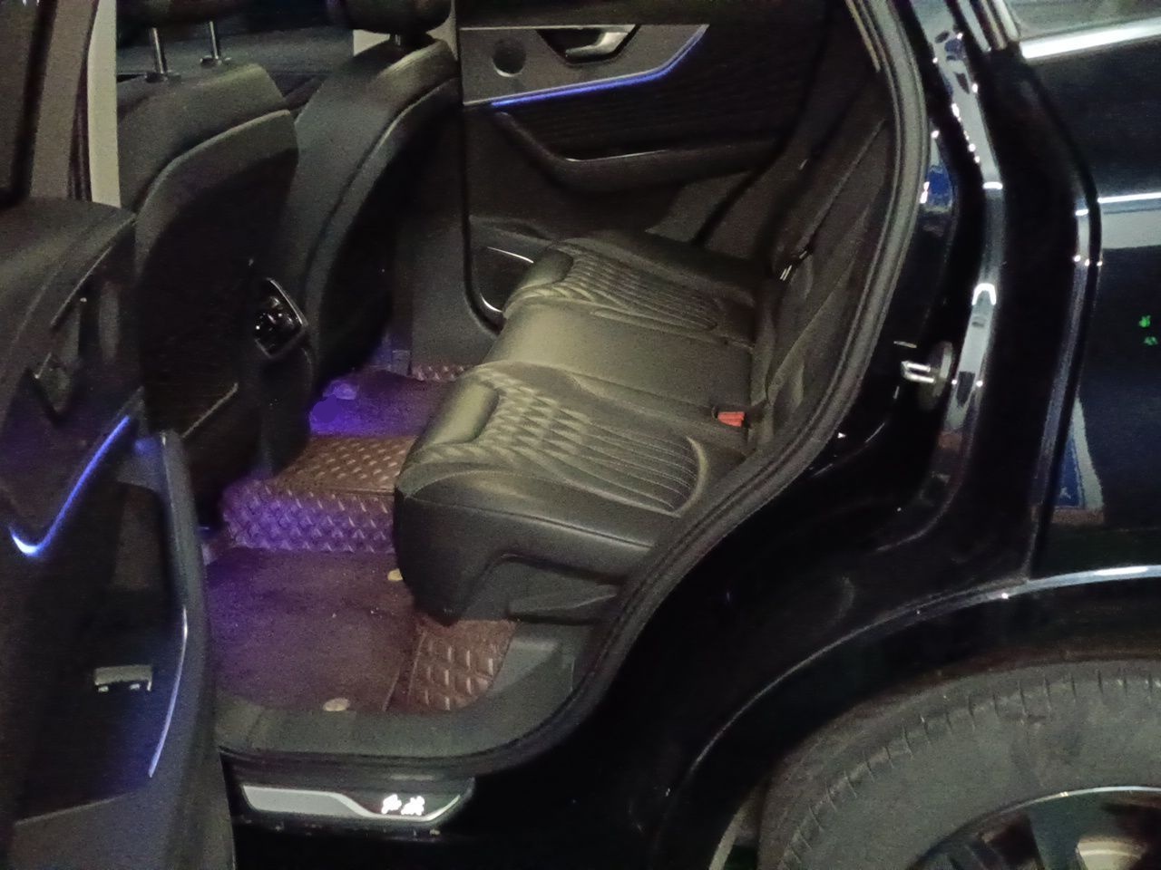 Hongqi HS5 2023 2.0T Qixiang Pro Edition — снимка 17