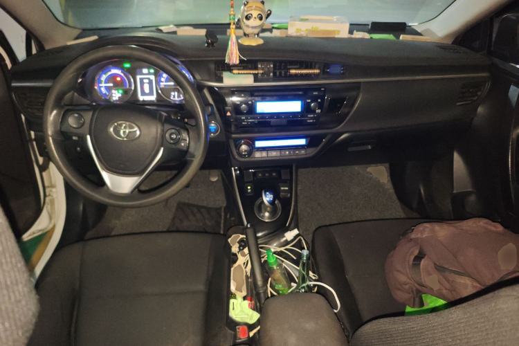 Used Toyota Levin 2016 Dual-Engine 1.8H GS E-CVT Elite Model with Sunroof Center Console