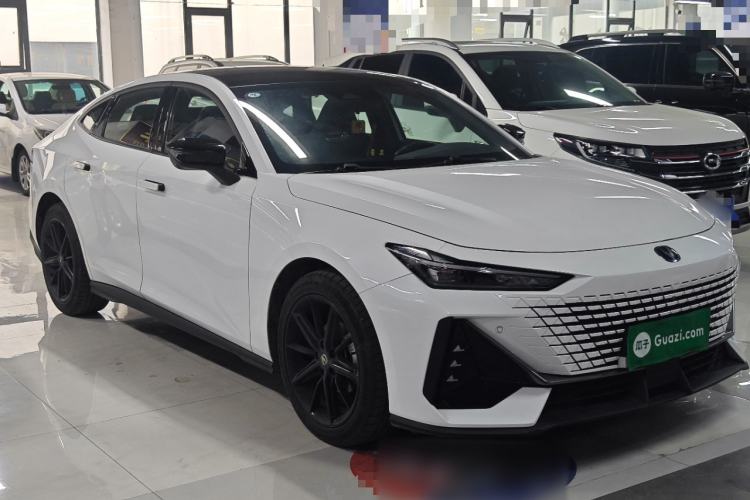 Used CHANGAN UNI-V 2024 1.5T High-Energy Version Exterior 1