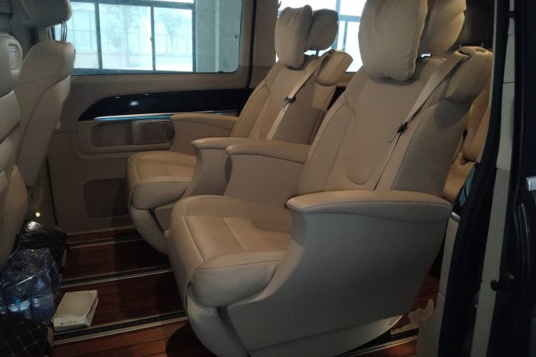 Used Mercedes-Benz V-Class 2017 V 260 L Prestige Extended Edition Left Rear Seat