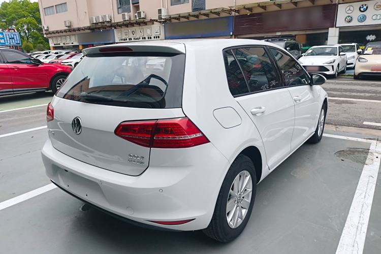 Used Volkswagen Golf 2016 1.6L Automatic Fashion Model Rear Right 45 Deg