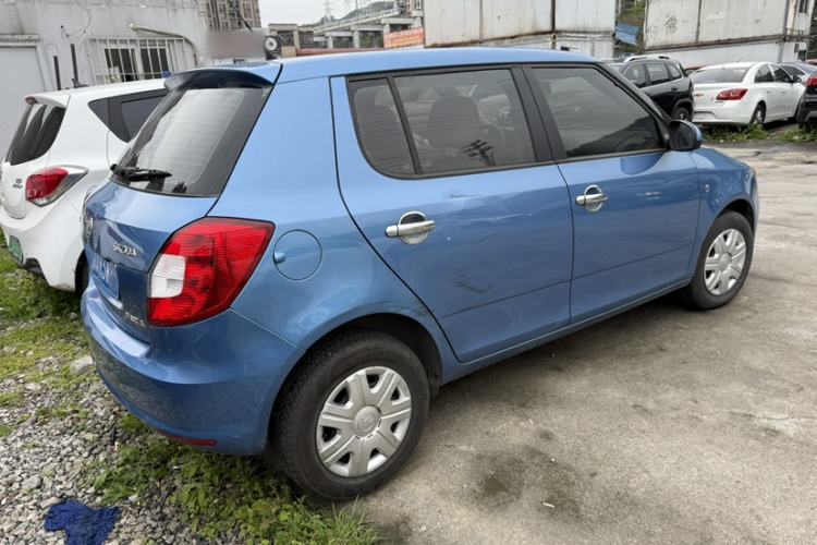 Used Skoda Fabia 2014 1.4L Automatic Crystal Edition Exterior 6