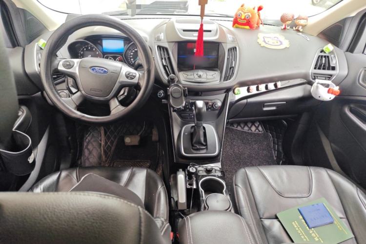 Used Ford Kuga 2013 2.0L GTDi Four-Wheel-Drive Sport Model Center Console