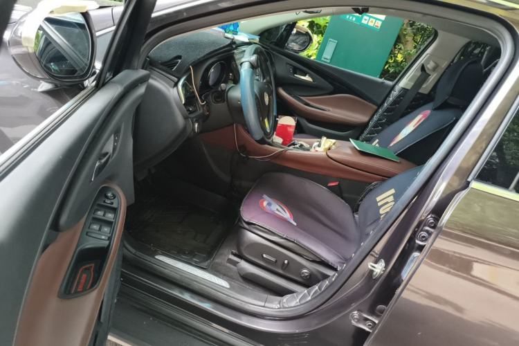 Used Buick Envision 2018 20T Two-Wheel Drive Luxury Model
