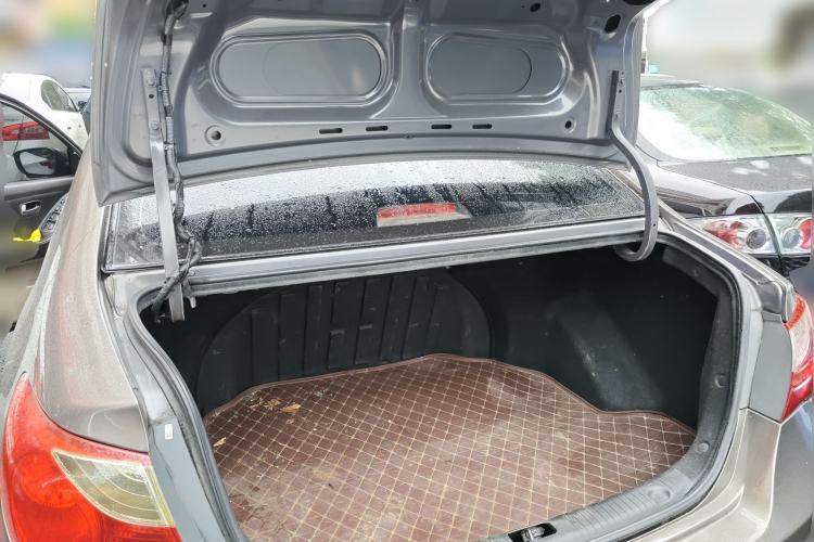 Used Hyundai Celesta 2011 1.6L Automatic Comfort Edition Trunk