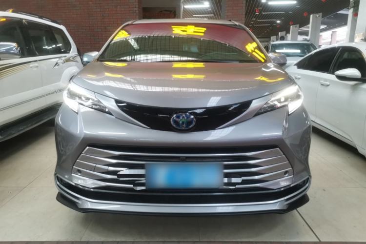 Used Toyota Sienna 2023 2.5L Hybrid Platinum Edition