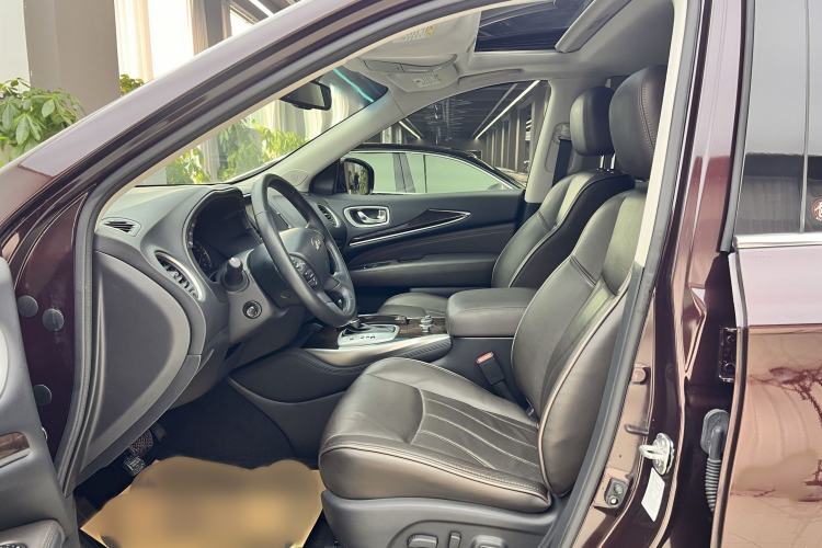 Used Infiniti QX60 2014 2.5 S/C Hybrid Two-Wheel Drive Excellence Edition Interior 4