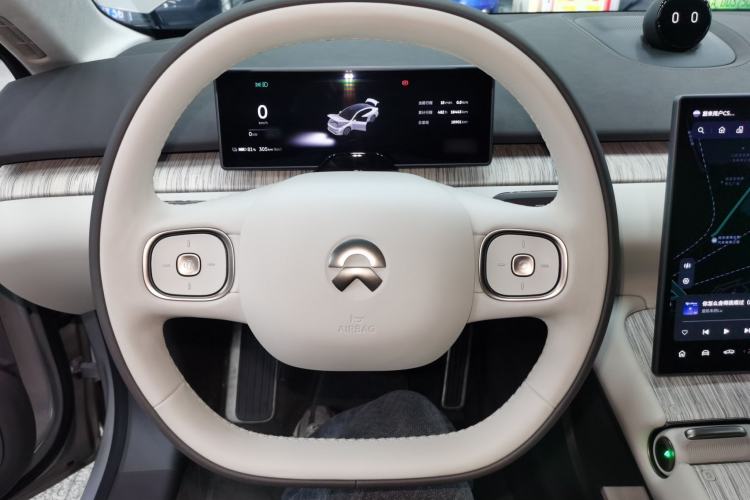 Used Nio ET7 2024 75 kWh Executive Edition Steering Wheel