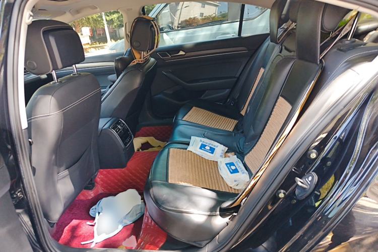 Used Volkswagen Magotan 2021 330TSI DSG 30th Anniversary Edition Left Rear Seat