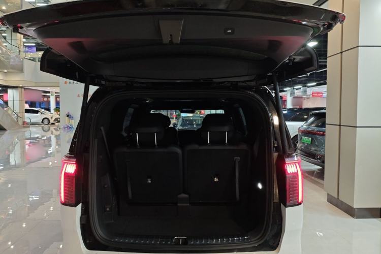 Used Zeekr 009 2024 Six-Seat Executive Version 4WD 108 kWh
