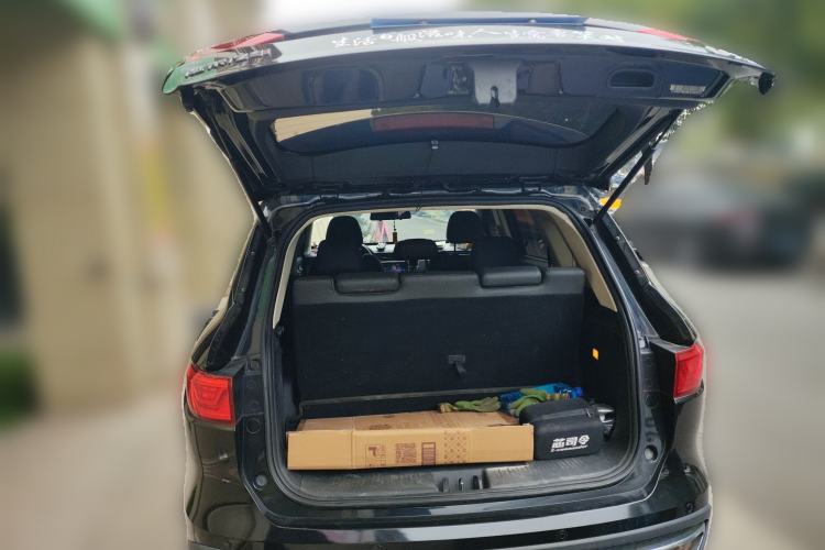 Used Sinotruk VGV U70 2020 1.5T Manual Luxury Edition 7 Seats Trunk