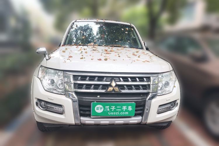 Used Mitsubishi Pajero 2015 3.0L Automatic Elite Plus Version China V Standard