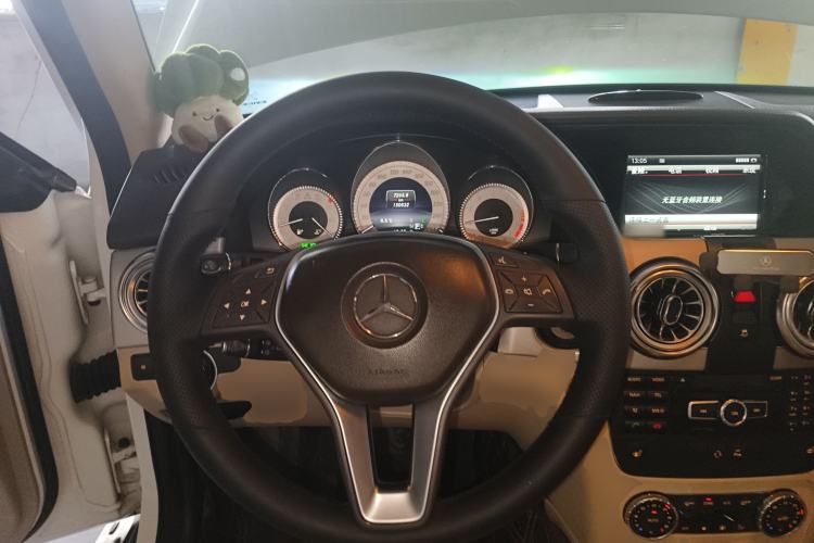 Used Mercedes-Benz GLK-Class 2013 Facelift GLK 300 4MATIC Fashion Edition Steering Wheel